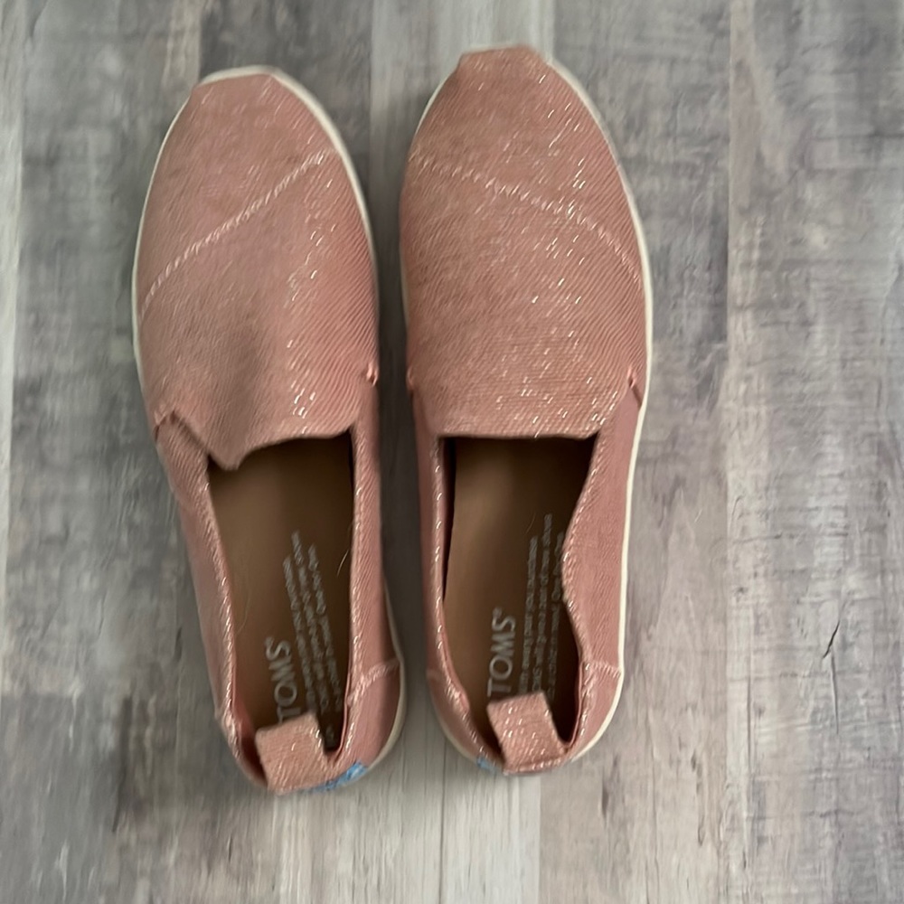 Toms